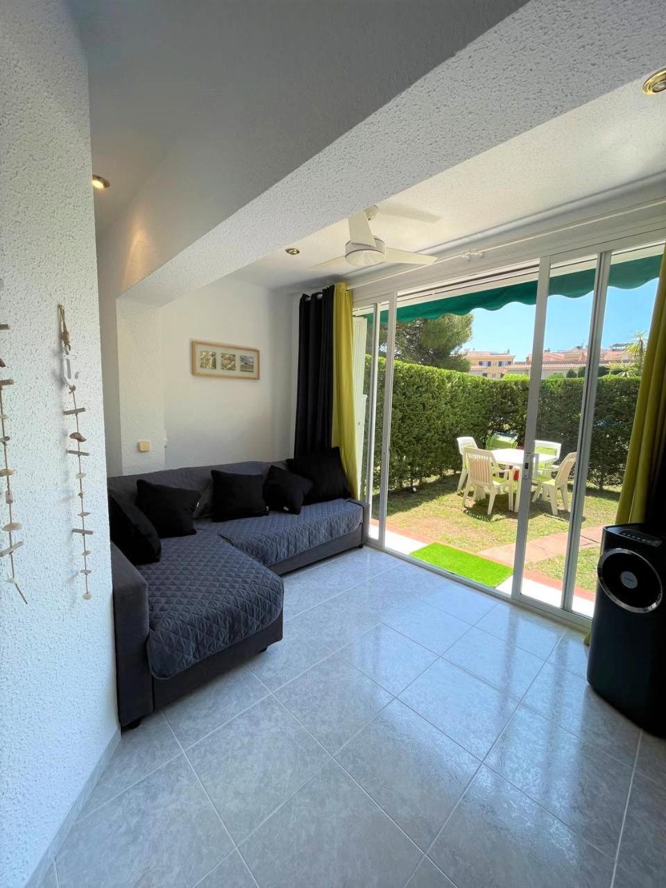 Apartamento En Platja Sant Pol S'Agaro Con Pisicina Y Jardin Sant Feliu de Guíxols Dış mekan fotoğraf
