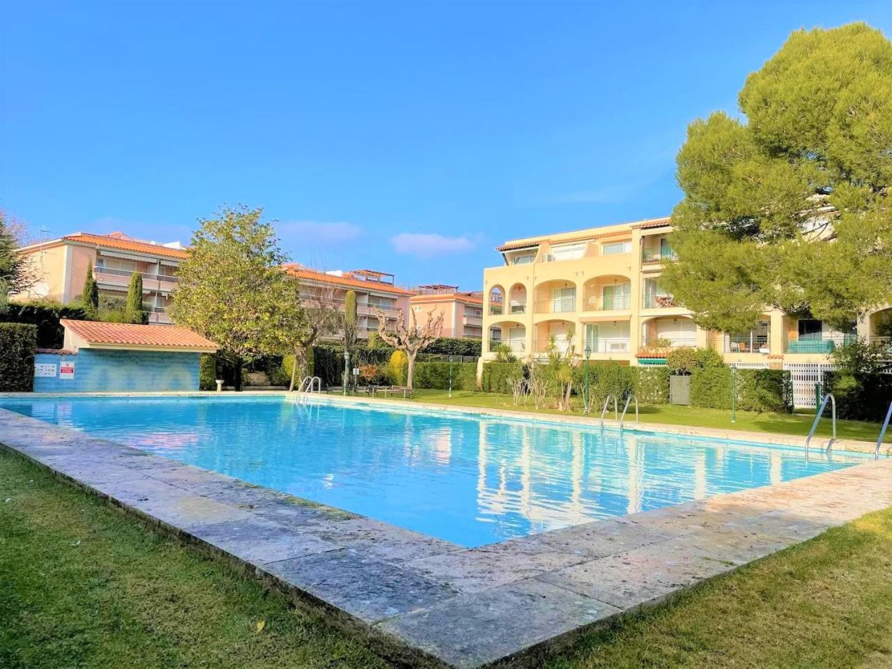 Apartamento En Platja Sant Pol S'Agaro Con Pisicina Y Jardin Sant Feliu de Guíxols Dış mekan fotoğraf